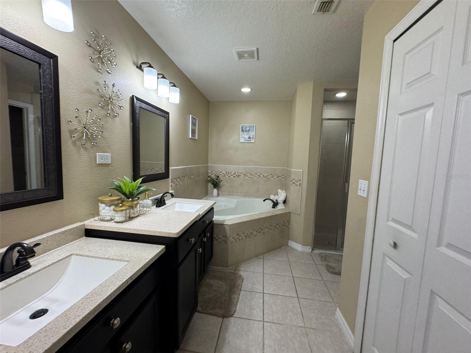 Image 11 of 22 For 425 Cardinal Ct