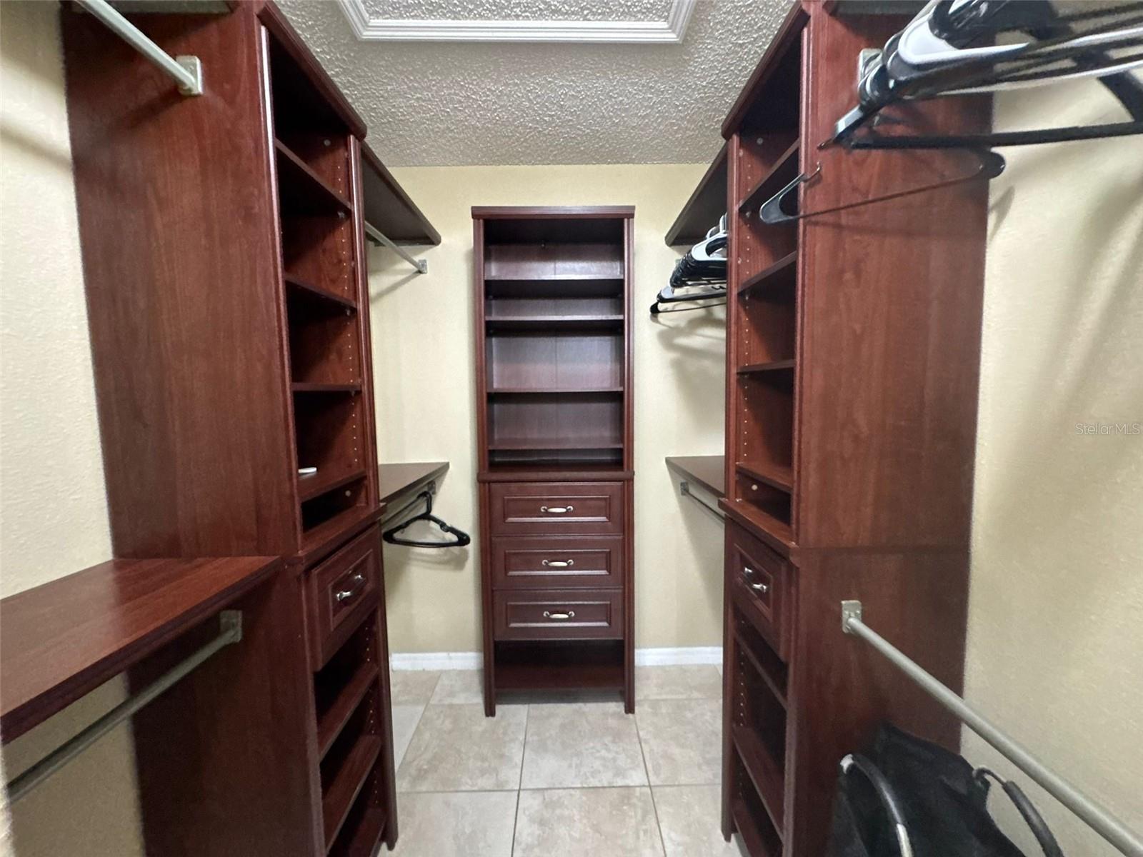 Image 13 of 22 For 425 Cardinal Ct