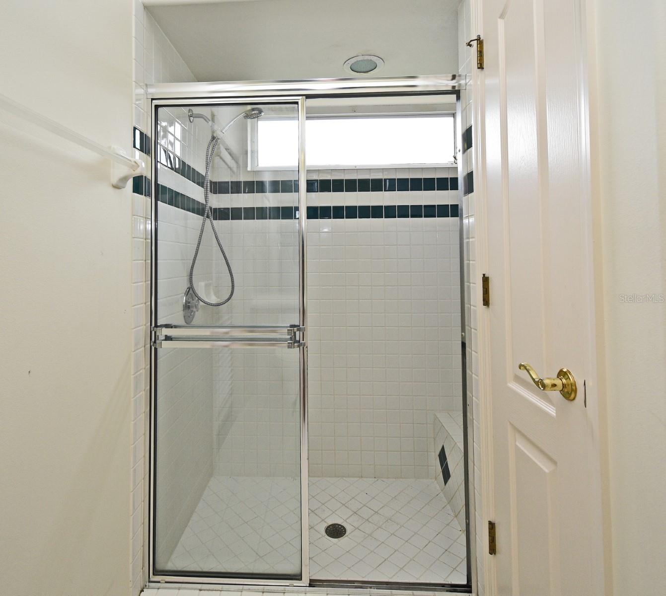 Image 36 of 64 For 643 Cricklewood Terrace