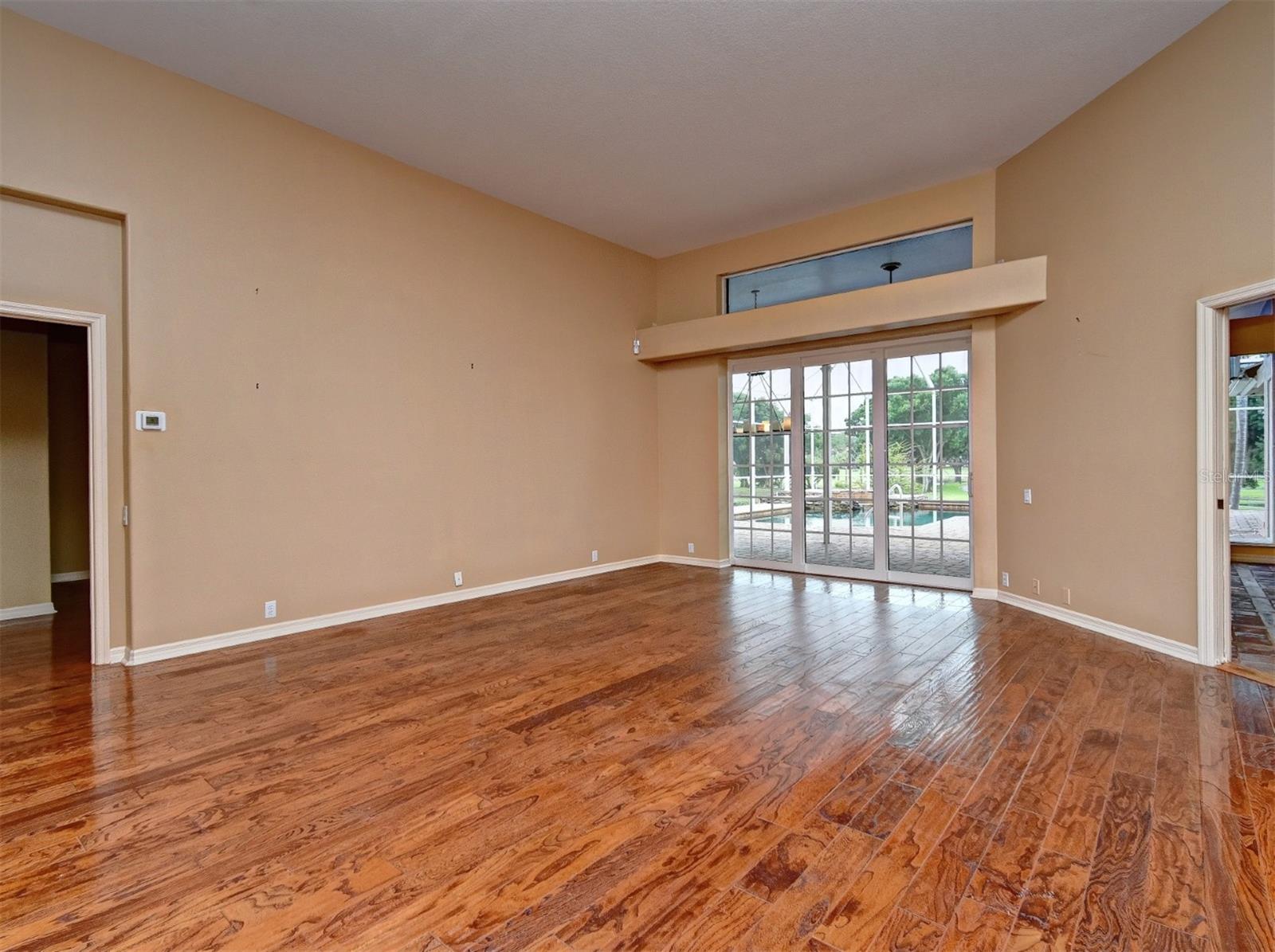 Image 7 of 64 For 643 Cricklewood Terrace