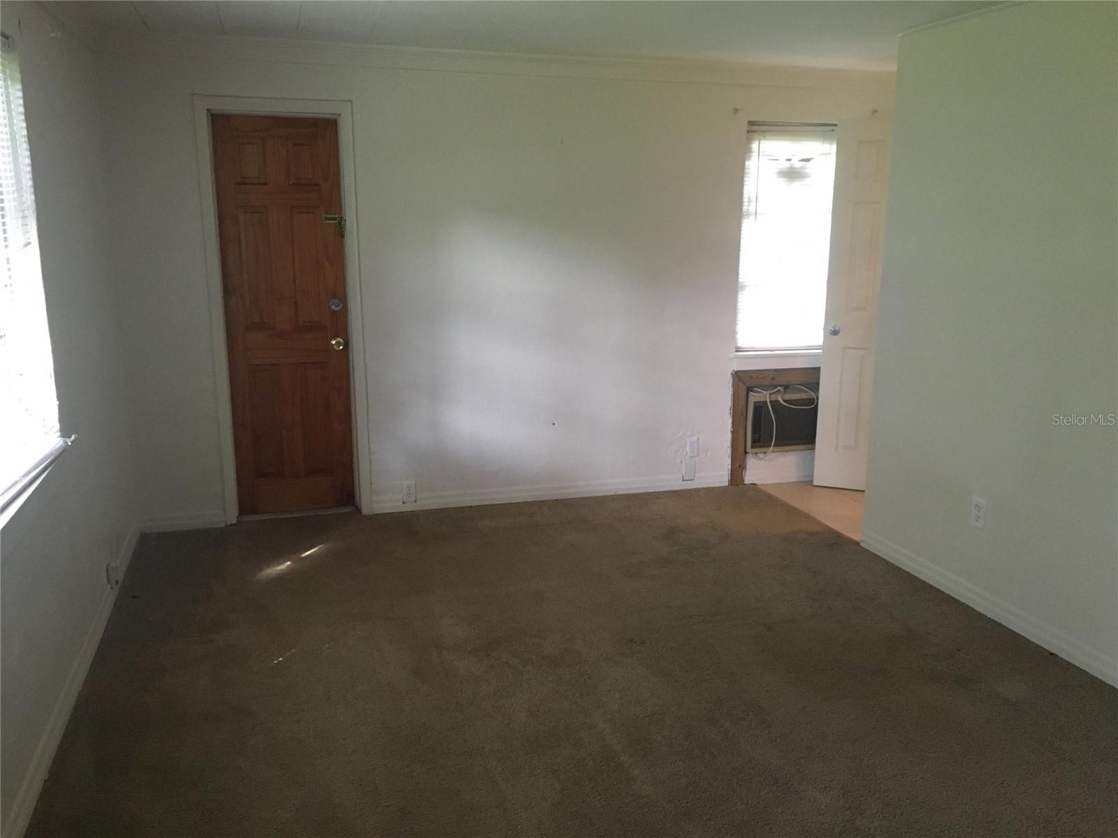 Image 11 of 12 For 375 Lowndes Avenue