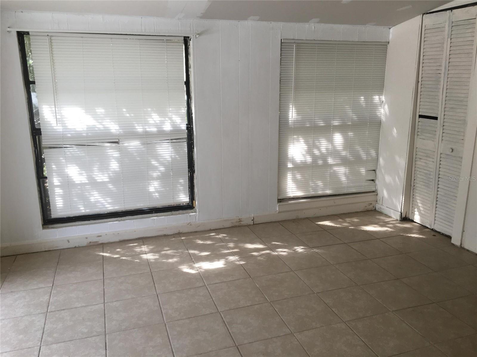 Image 12 of 12 For 375 Lowndes Avenue
