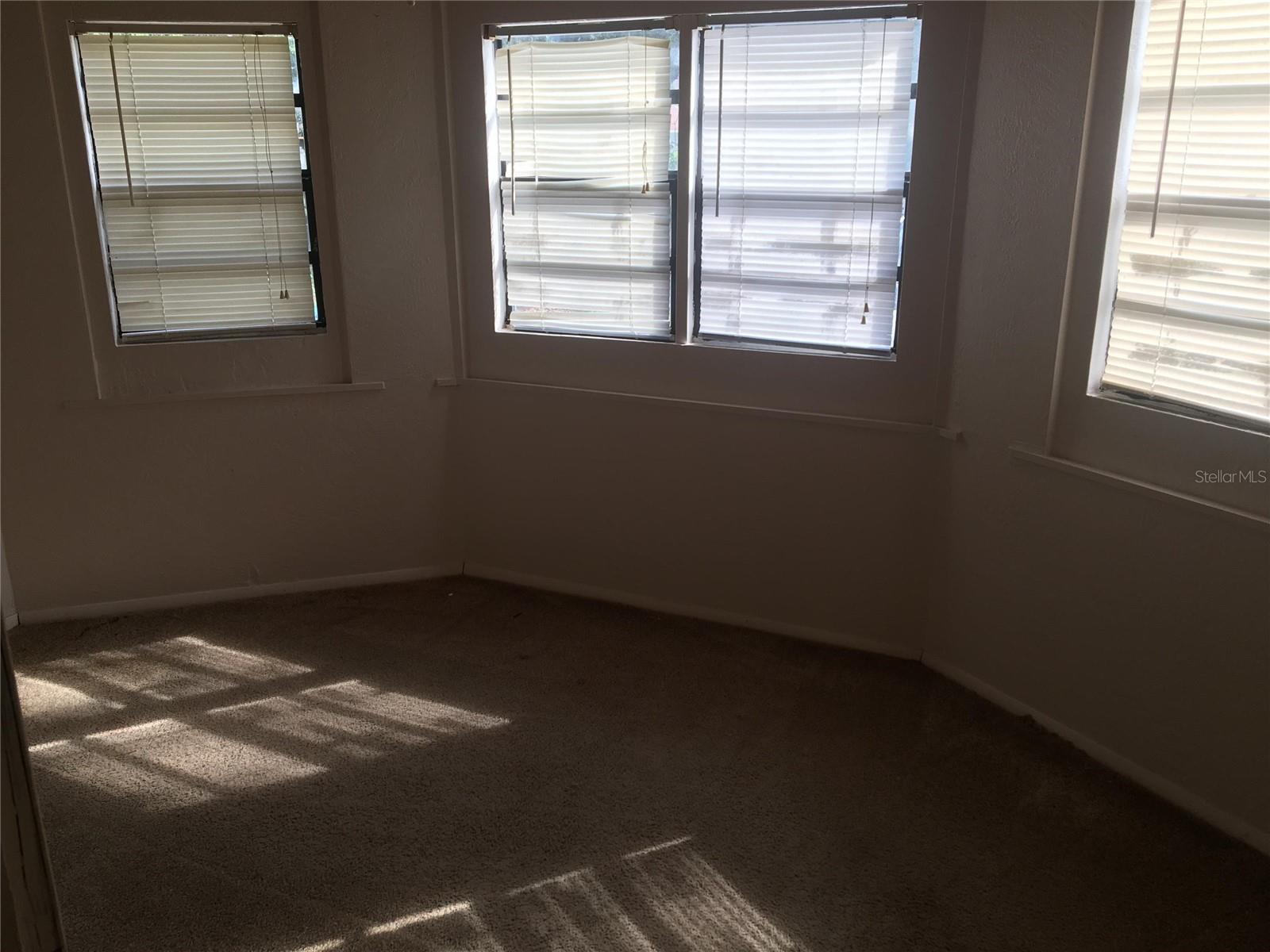 Image 9 of 12 For 375 Lowndes Avenue