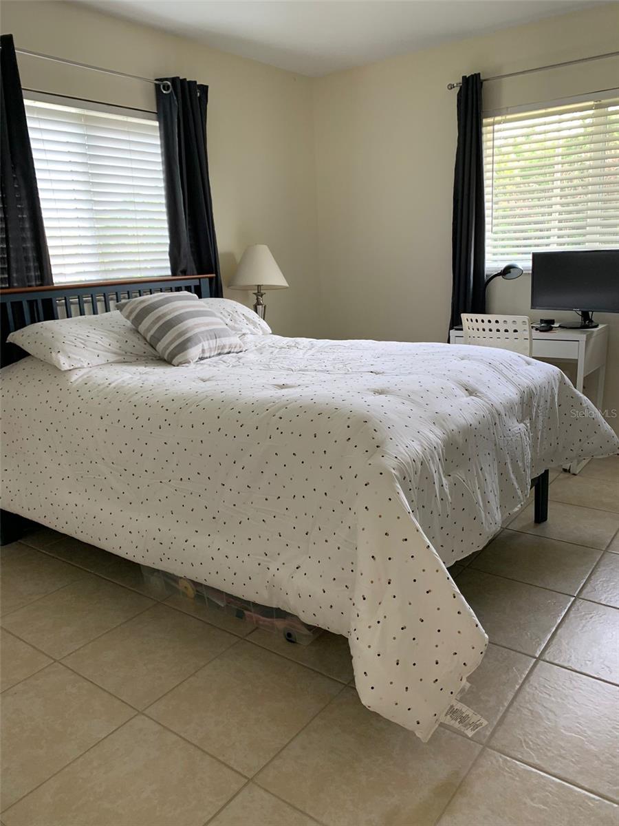 Image 10 of 16 For 1409 Yorkshire Street