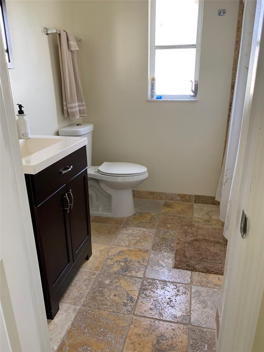 Image 11 of 16 For 1409 Yorkshire Street