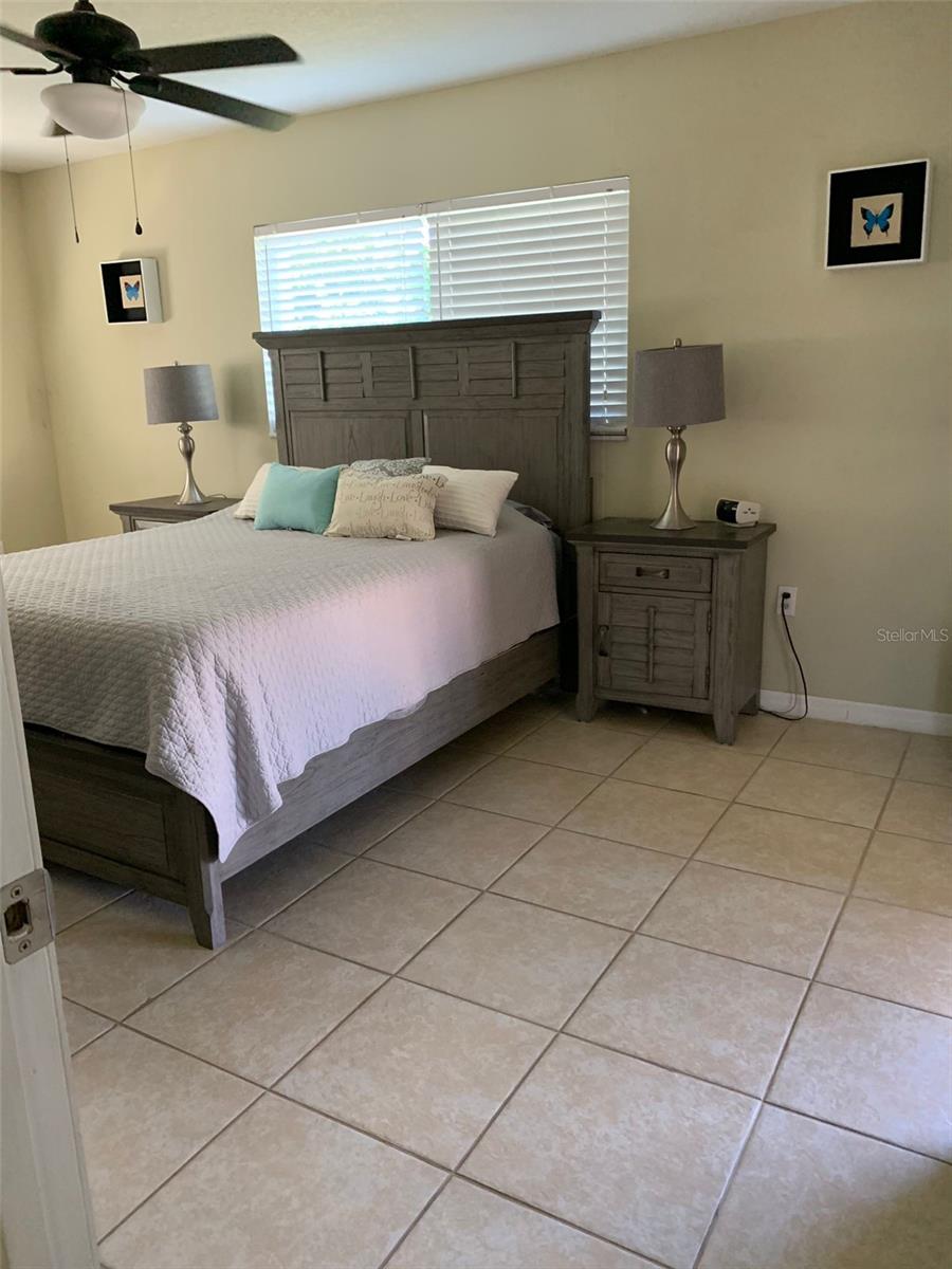 Image 13 of 16 For 1409 Yorkshire Street