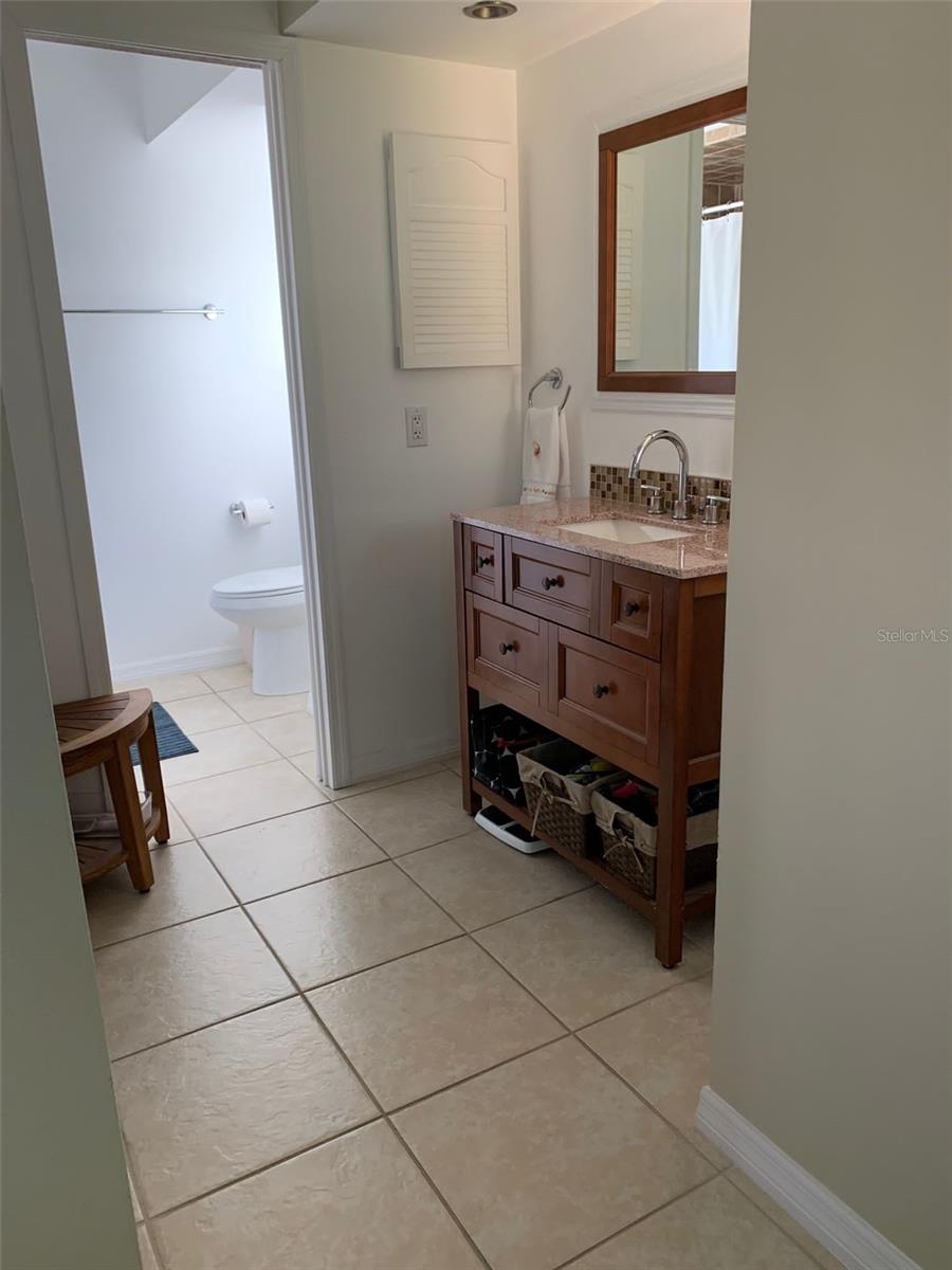 Image 15 of 16 For 1409 Yorkshire Street