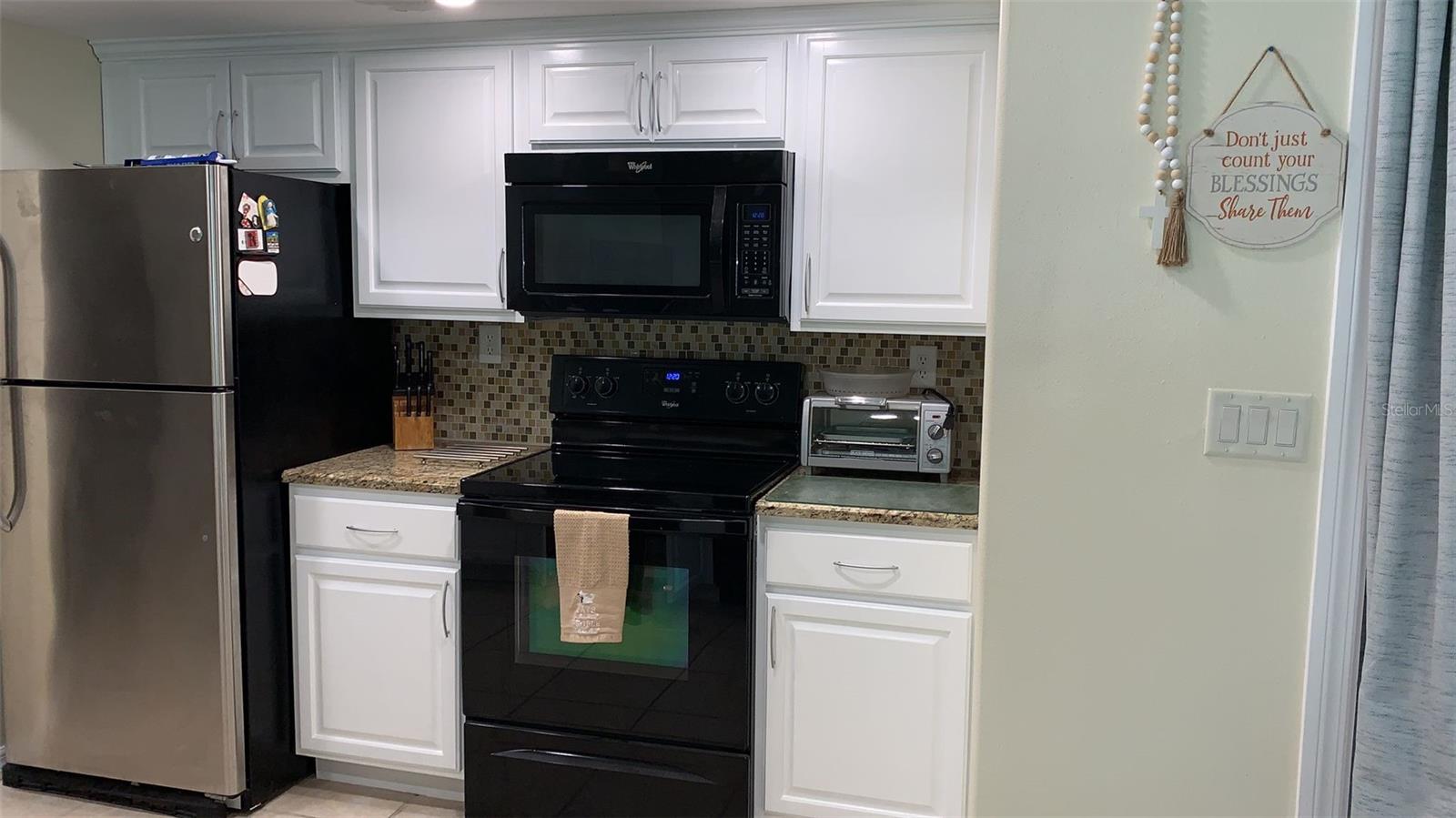 Image 4 of 16 For 1409 Yorkshire Street