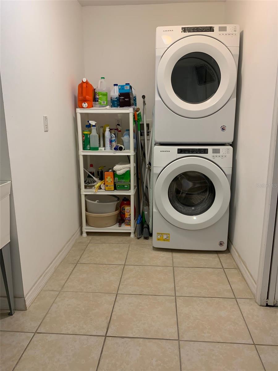 Image 7 of 16 For 1409 Yorkshire Street