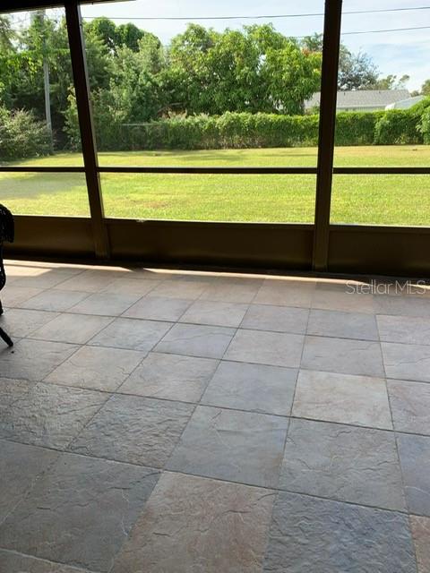 Image 9 of 16 For 1409 Yorkshire Street