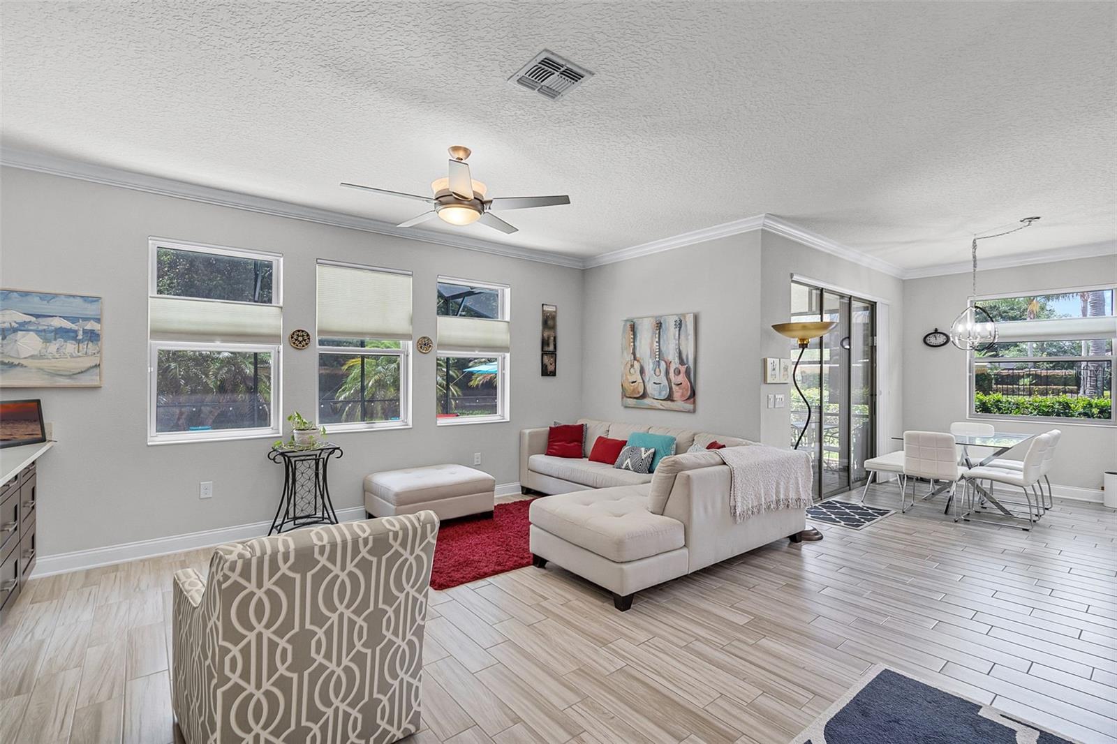 Image 7 of 54 For 100 Verde Way