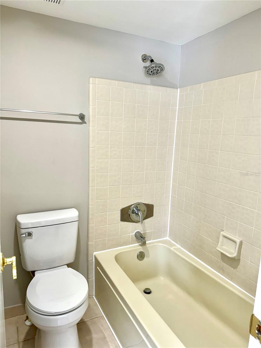 Image 44 of 58 For 4943 Walden Circle 61