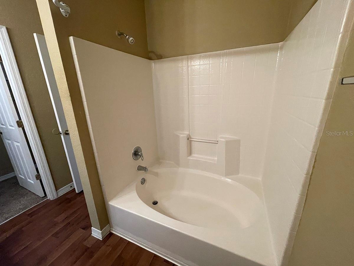 Image 14 of 24 For 843 Grand Regency Pointe  204