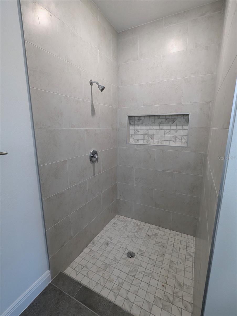 Image 13 of 19 For 504 St Johns Court