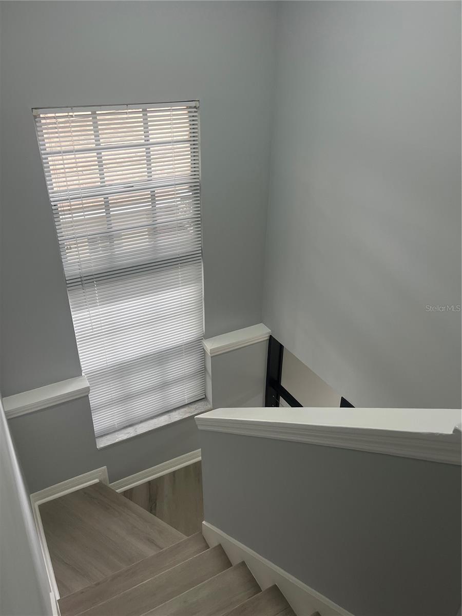 Image 10 of 11 For 730 Putnam Avenue