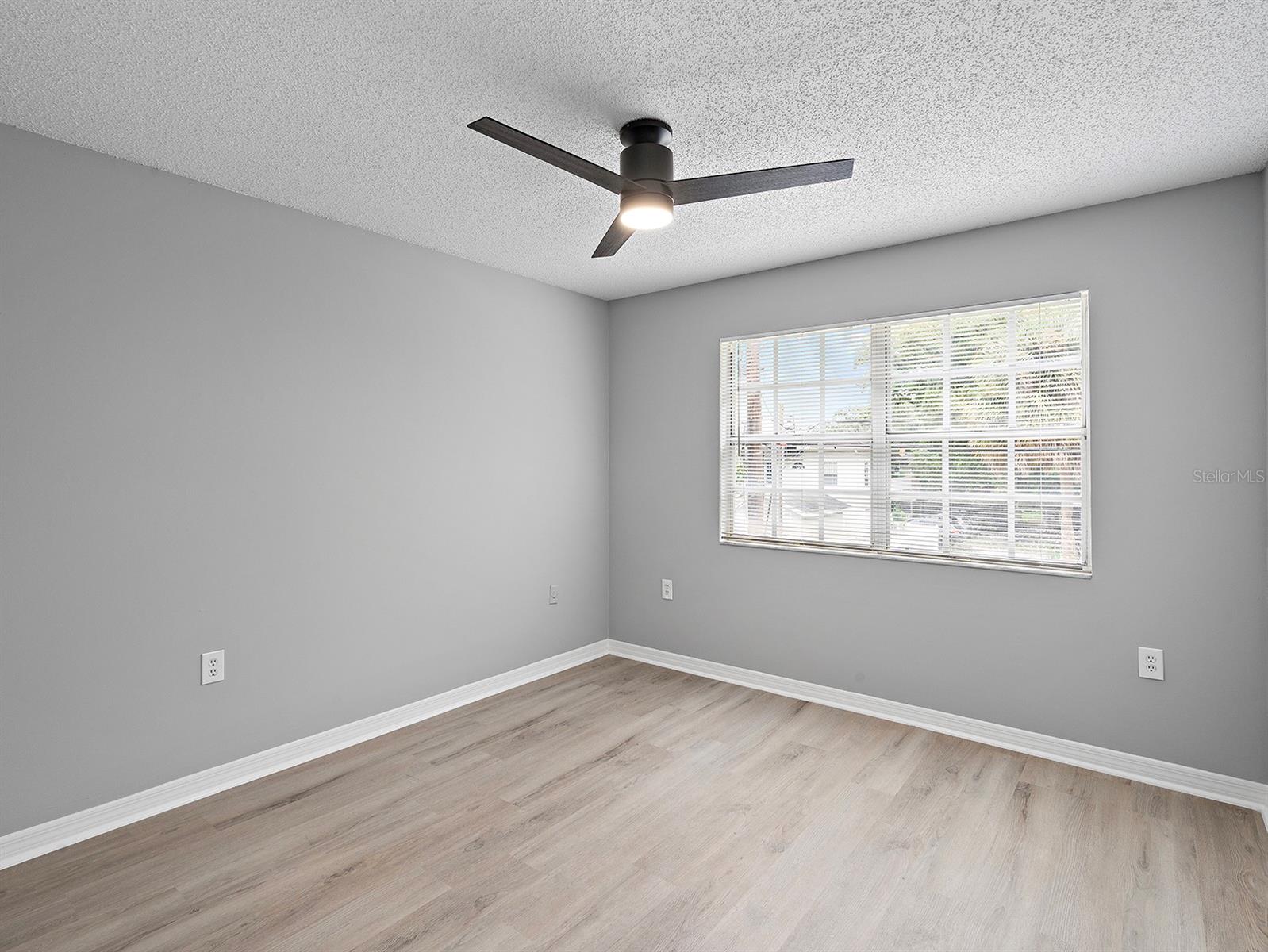Image 15 of 22 For 730 Putnam Avenue