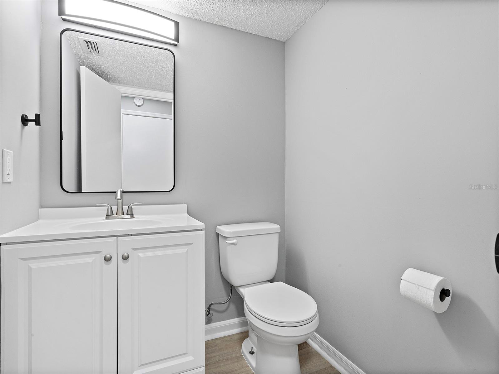 Image 17 of 22 For 730 Putnam Avenue