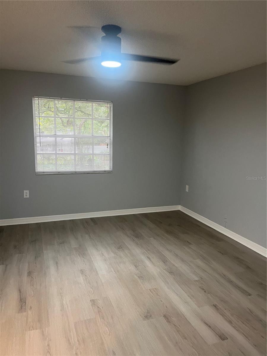 Image 4 of 11 For 730 Putnam Avenue