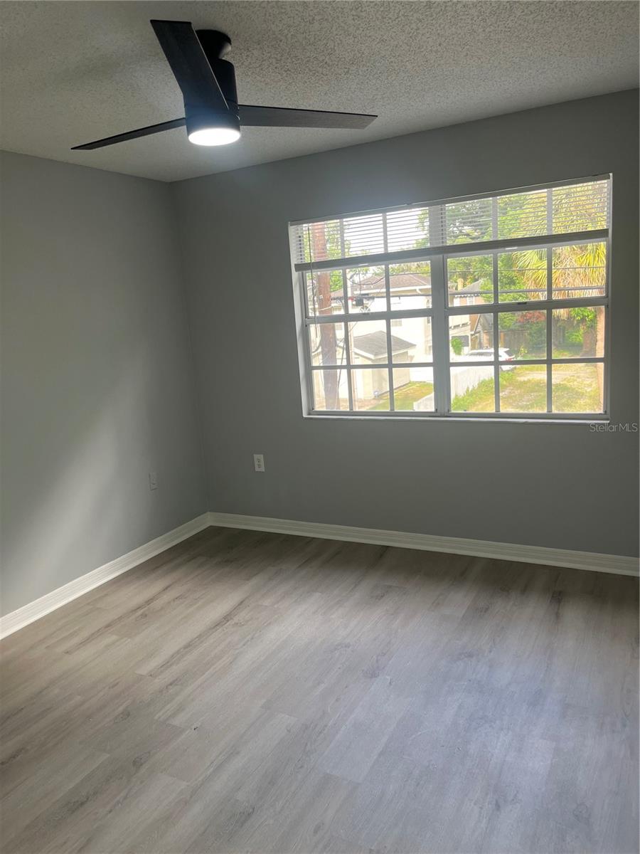 Image 6 of 11 For 730 Putnam Avenue