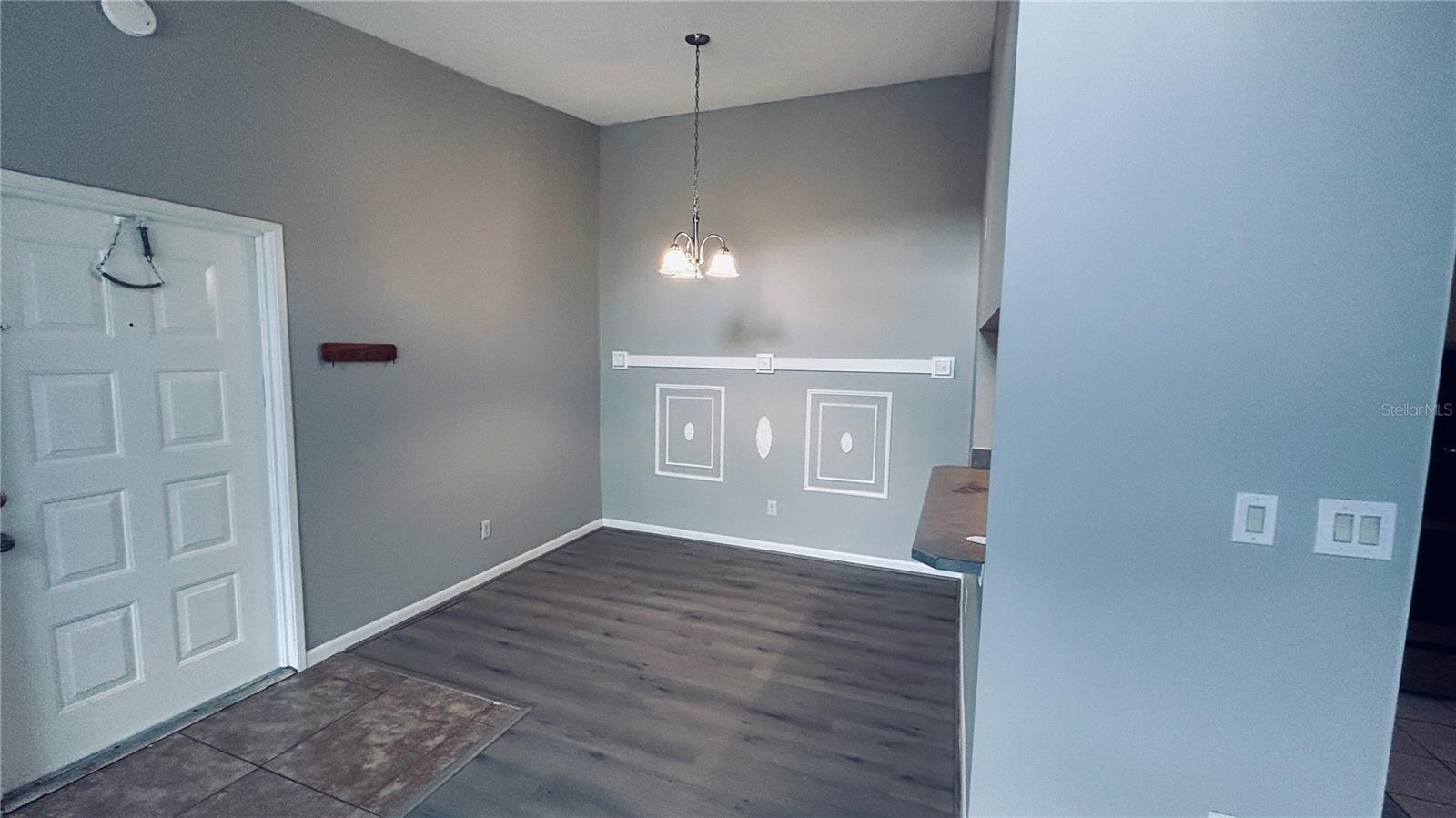 Image 3 of 18 For 8217 Sun Spring Circle D