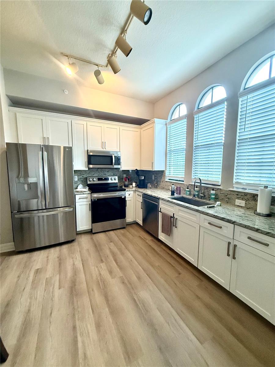 Image 3 of 19 For 515 Mirasol Circle 101