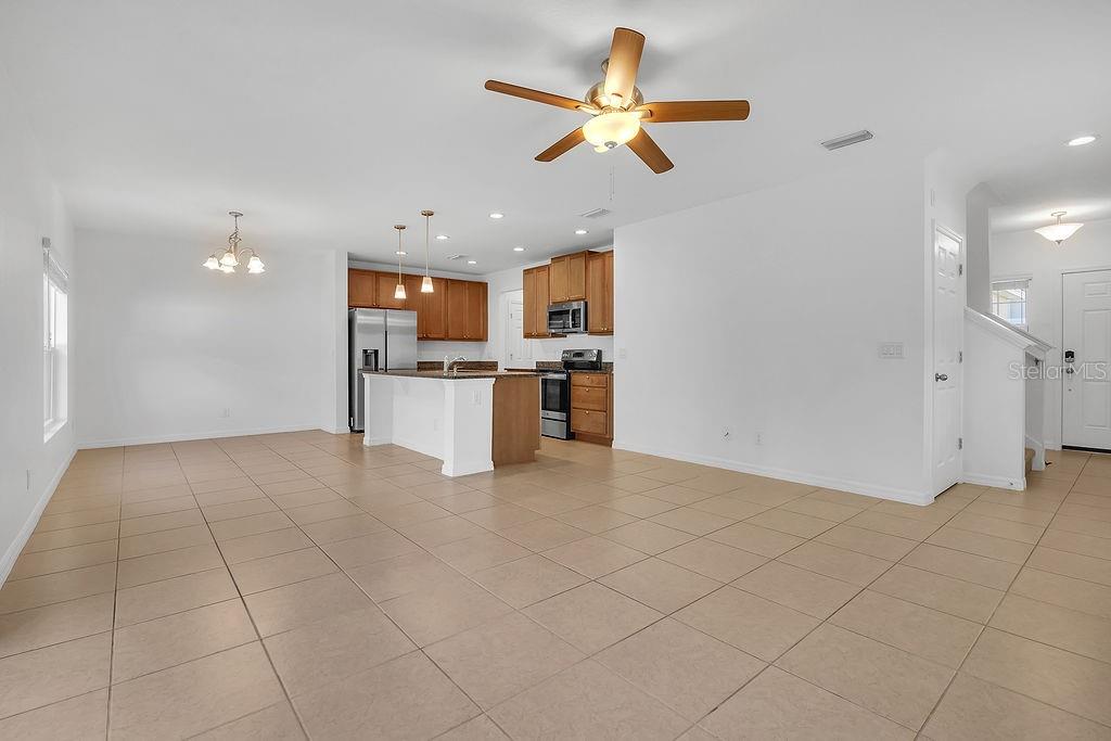 Image 8 of 36 For 5241 Royal Point Avenue