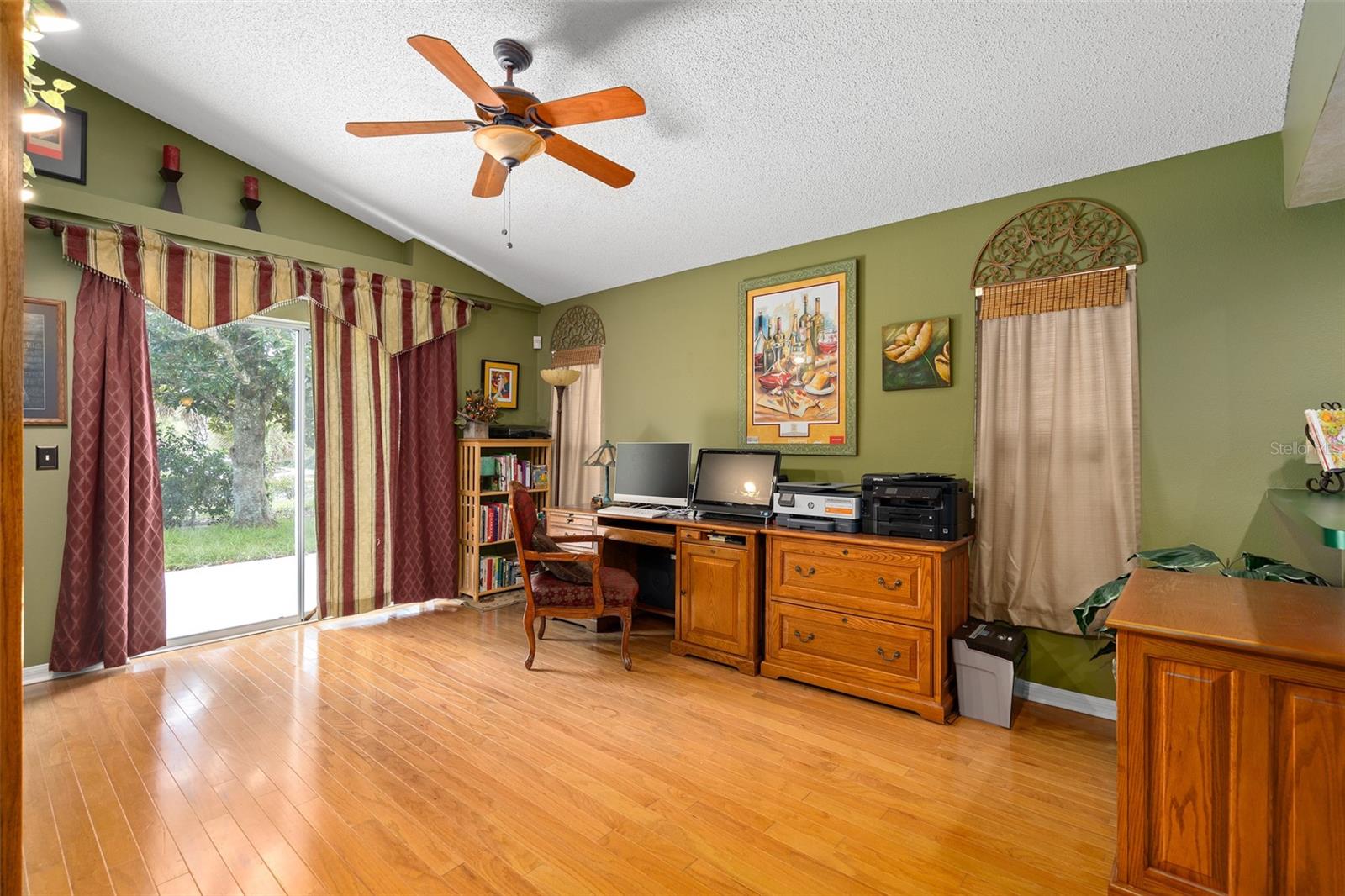 Image 7 of 29 For 1048 Woodsong Way