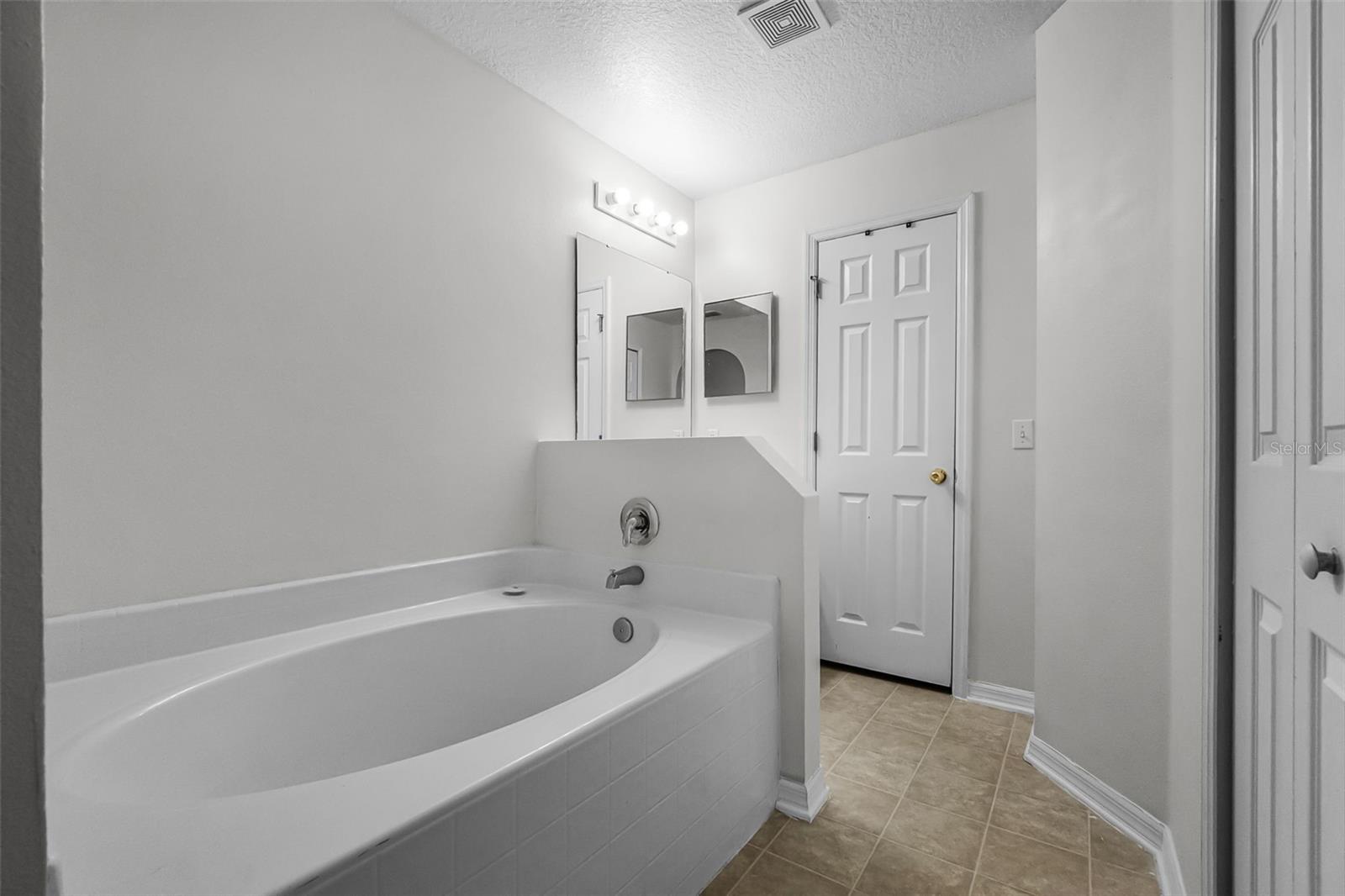 Image 17 of 20 For 5671 Sycamore Canyon Drive