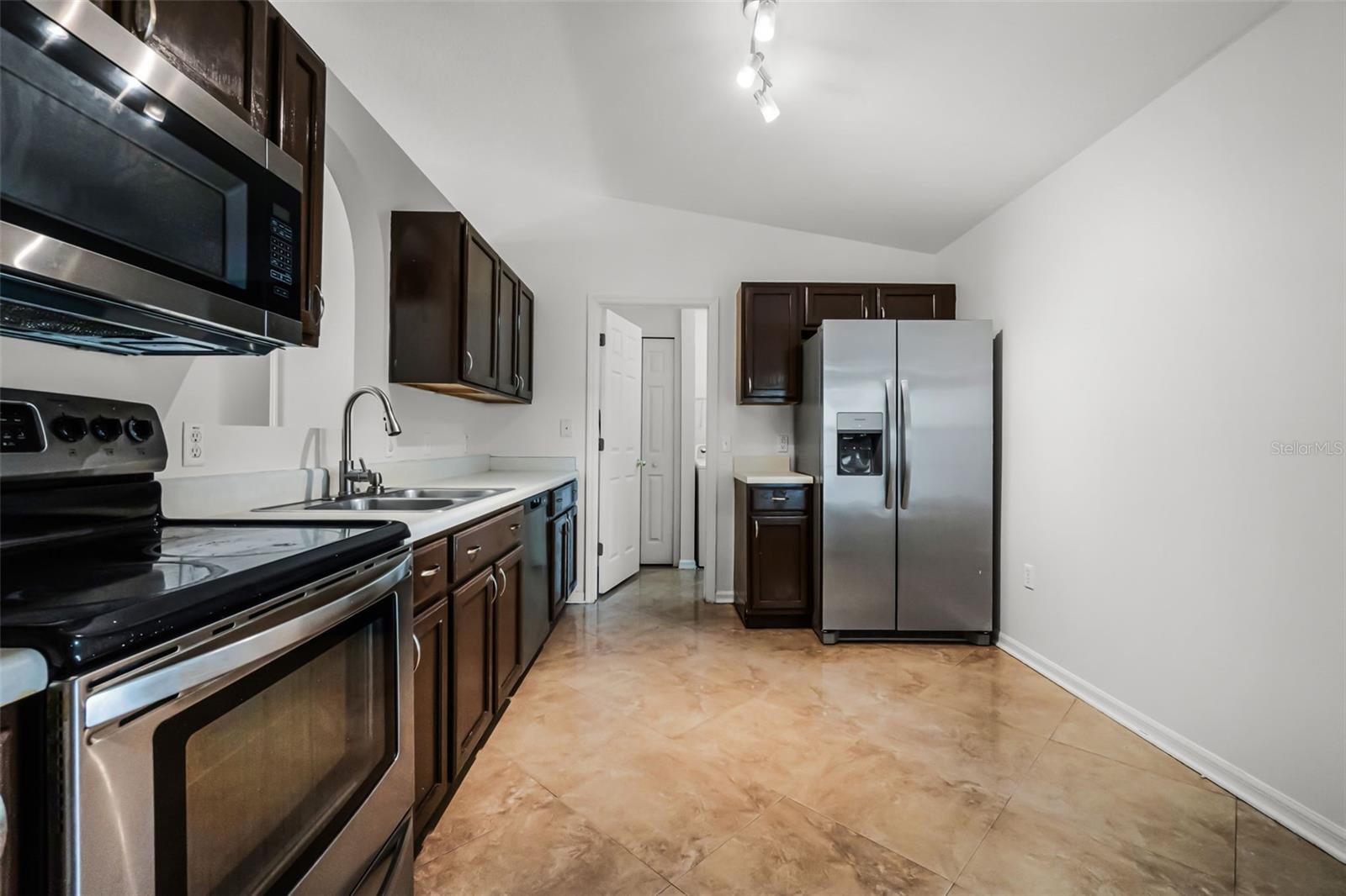 Image 7 of 20 For 5671 Sycamore Canyon Drive