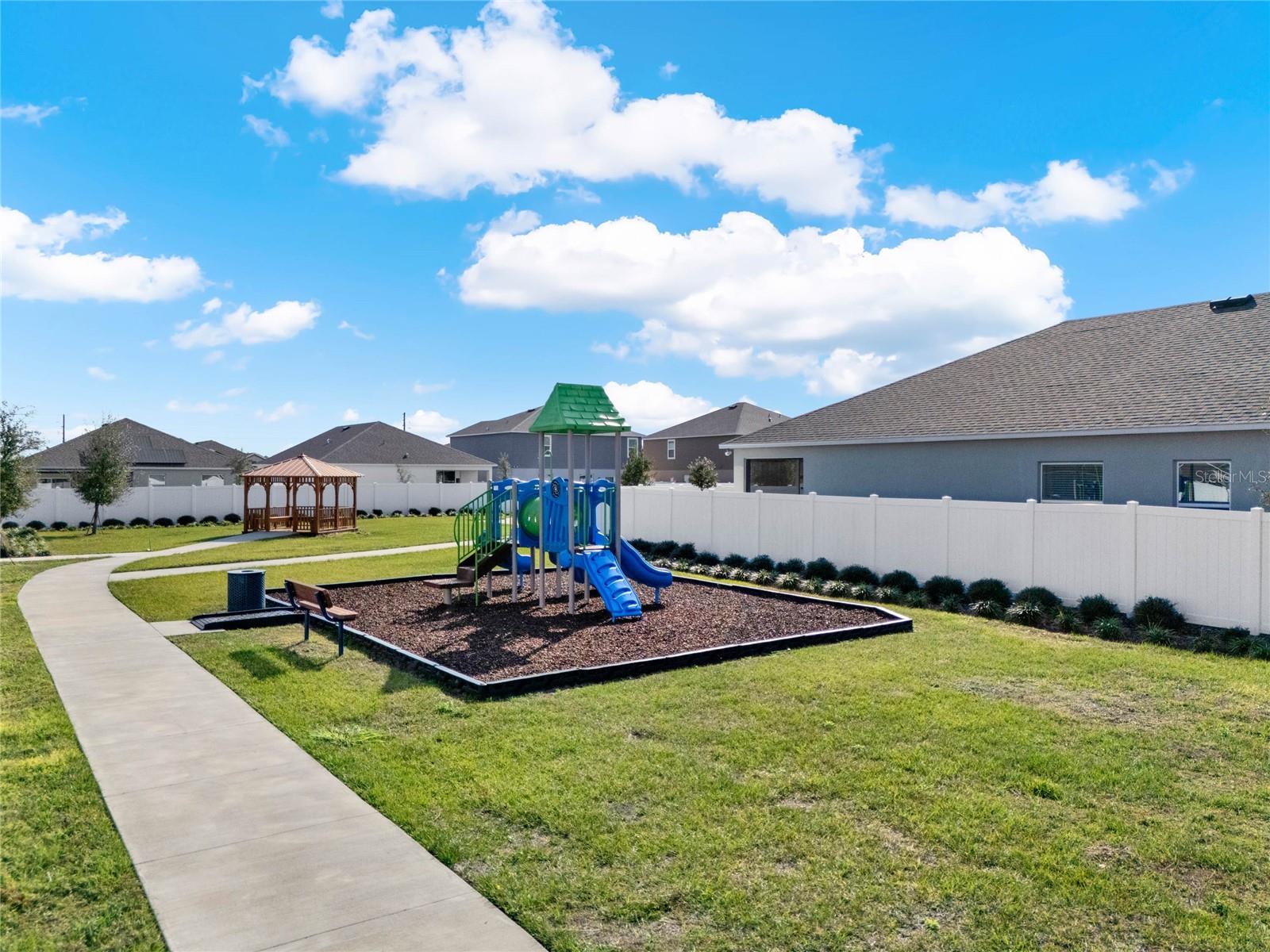 Image 32 of 38 For 554 Pawnee Court