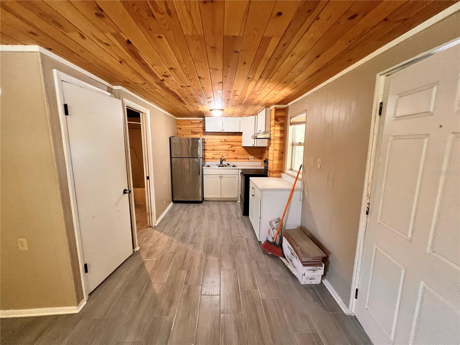 Image 5 of 6 For 1212 Jamajo Boulevard B
