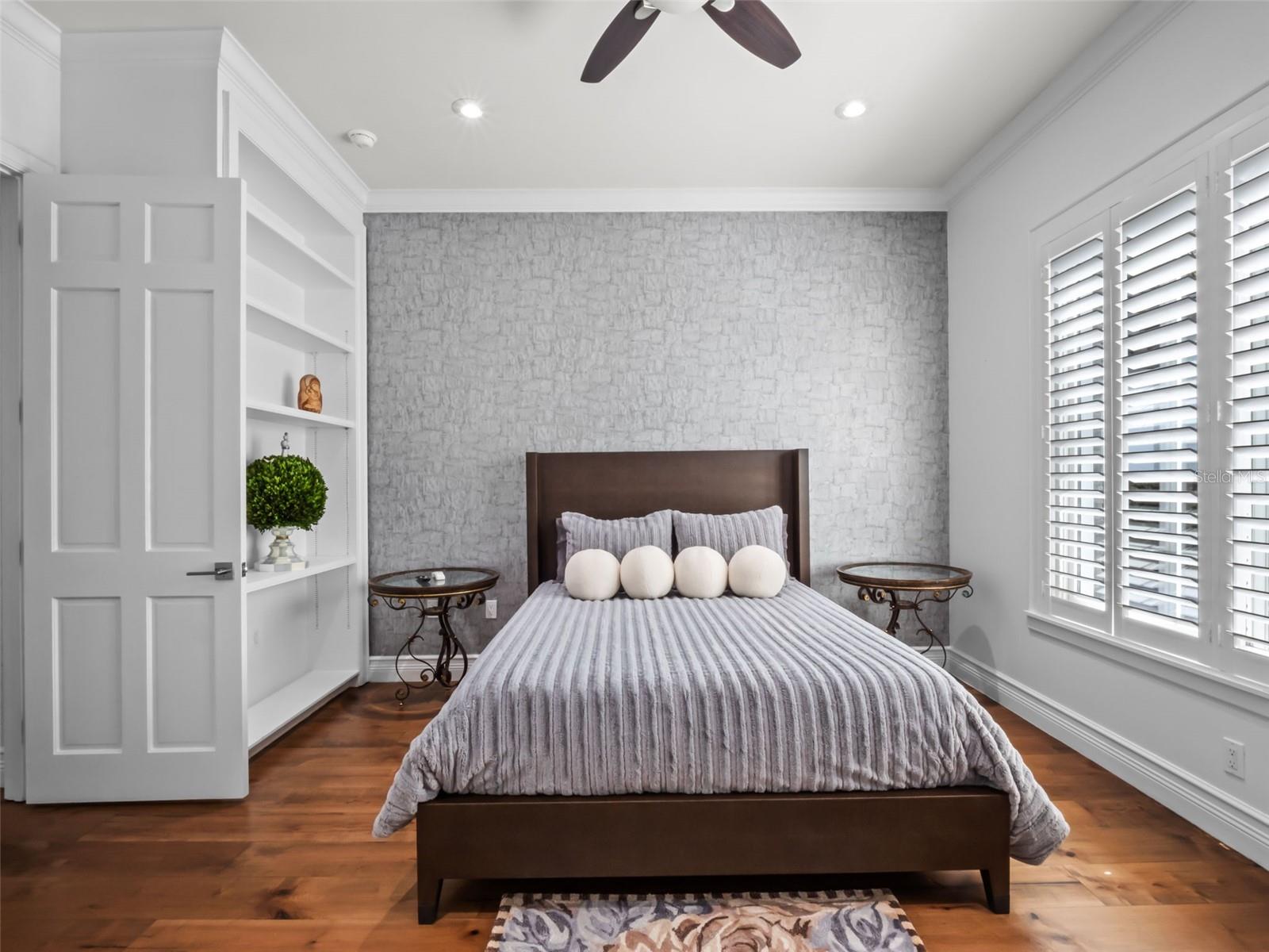 Image 26 of 47 For 10238 Chiltern Garden Drive
