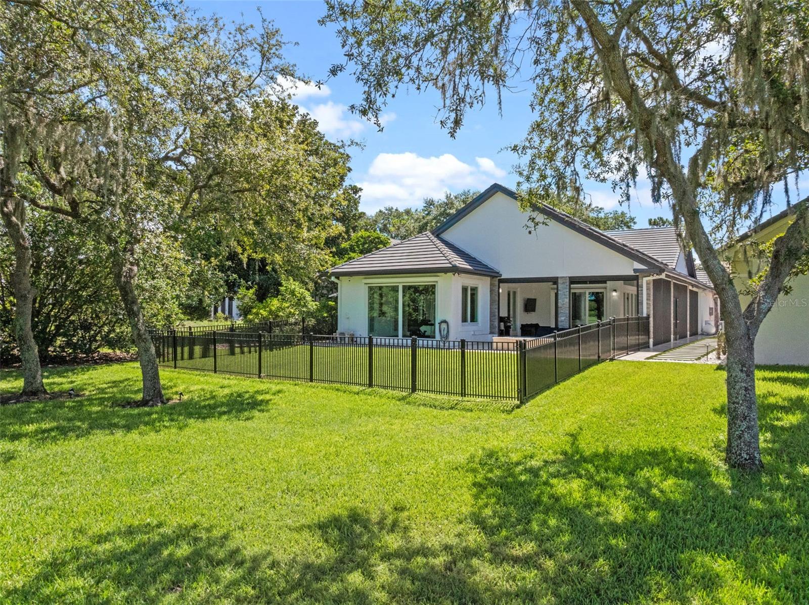Image 4 of 47 For 10238 Chiltern Garden Drive
