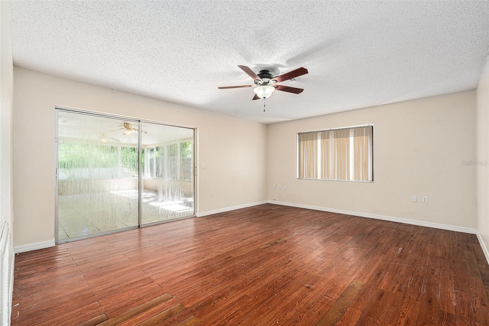 Image 6 of 15 For 7527 Atherton Avenue