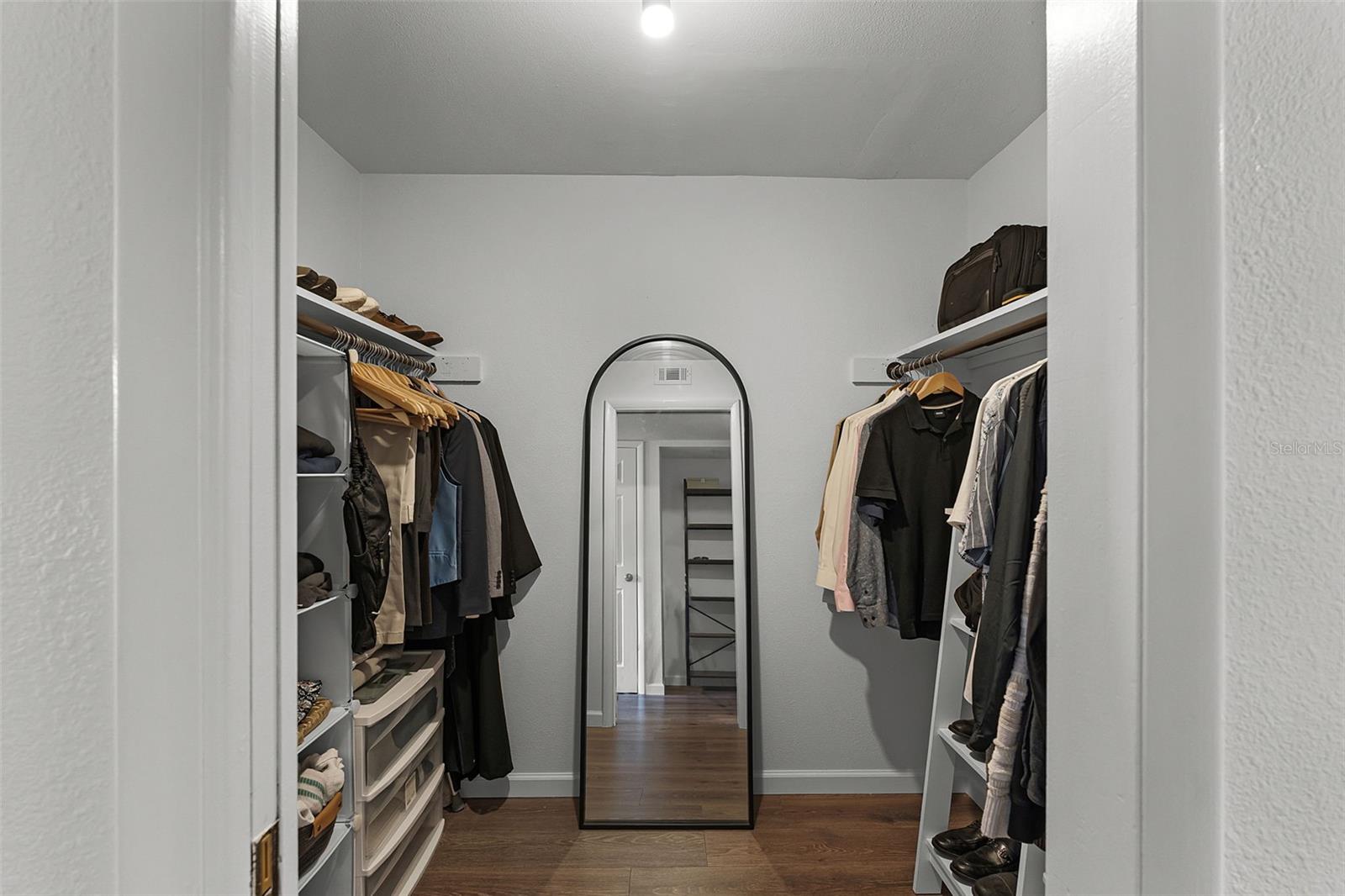 Image 18 of 23 For 1100 Delaney Avenue F407