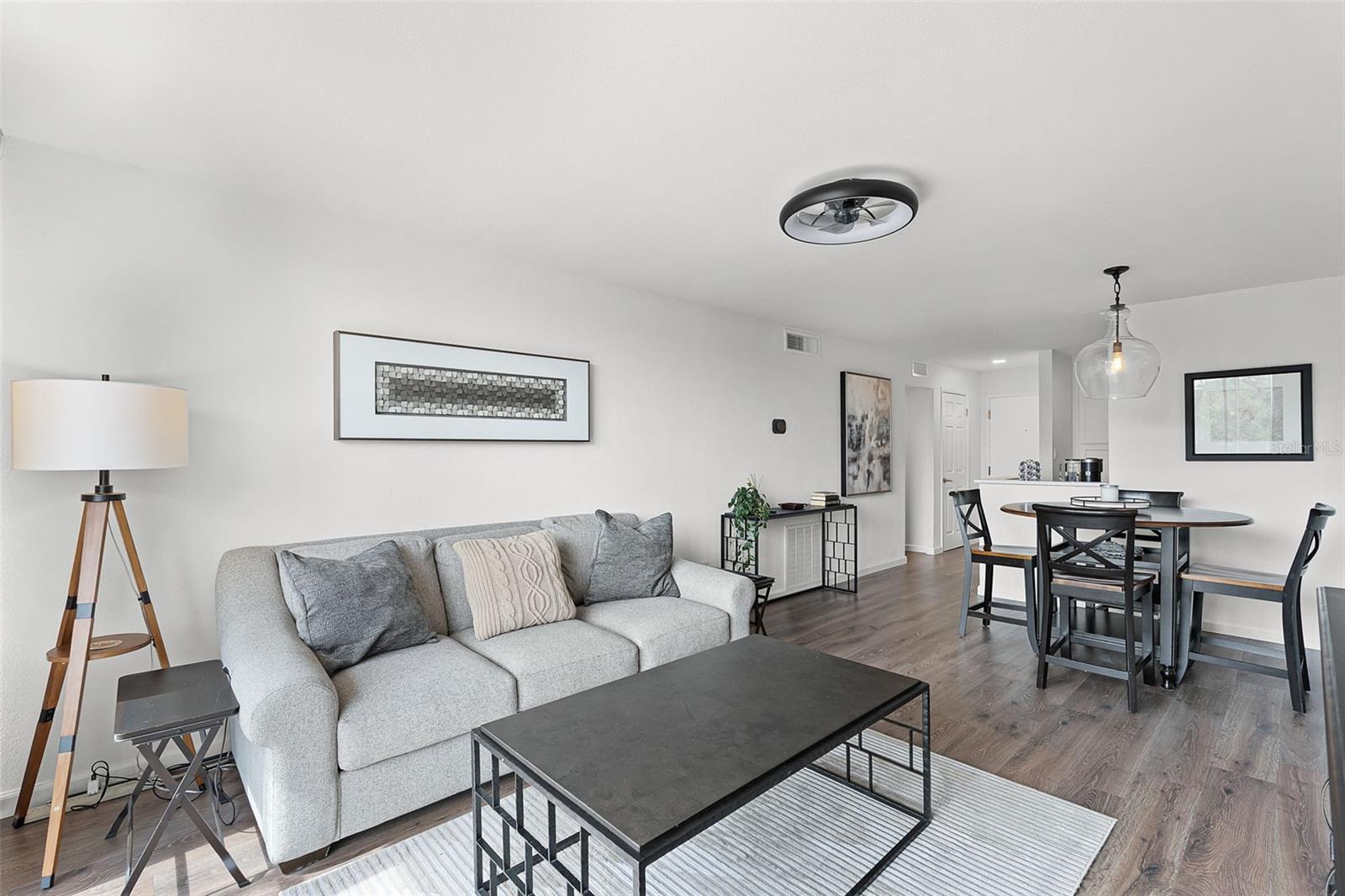 Image 5 of 23 For 1100 Delaney Avenue F407