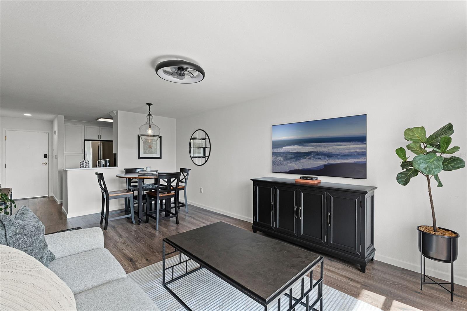 Image 6 of 23 For 1100 Delaney Avenue F407