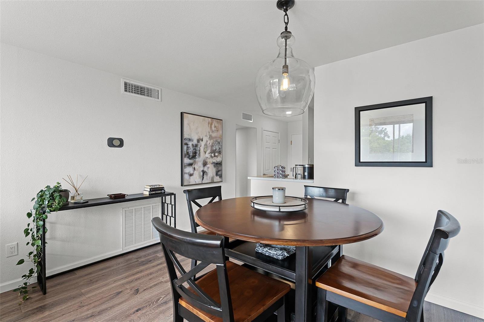 Image 7 of 23 For 1100 Delaney Avenue F407