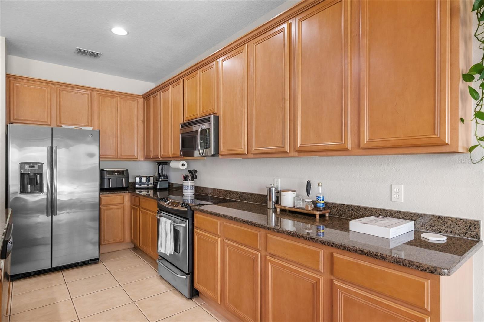 Image 14 of 77 For 594 Hernando Place