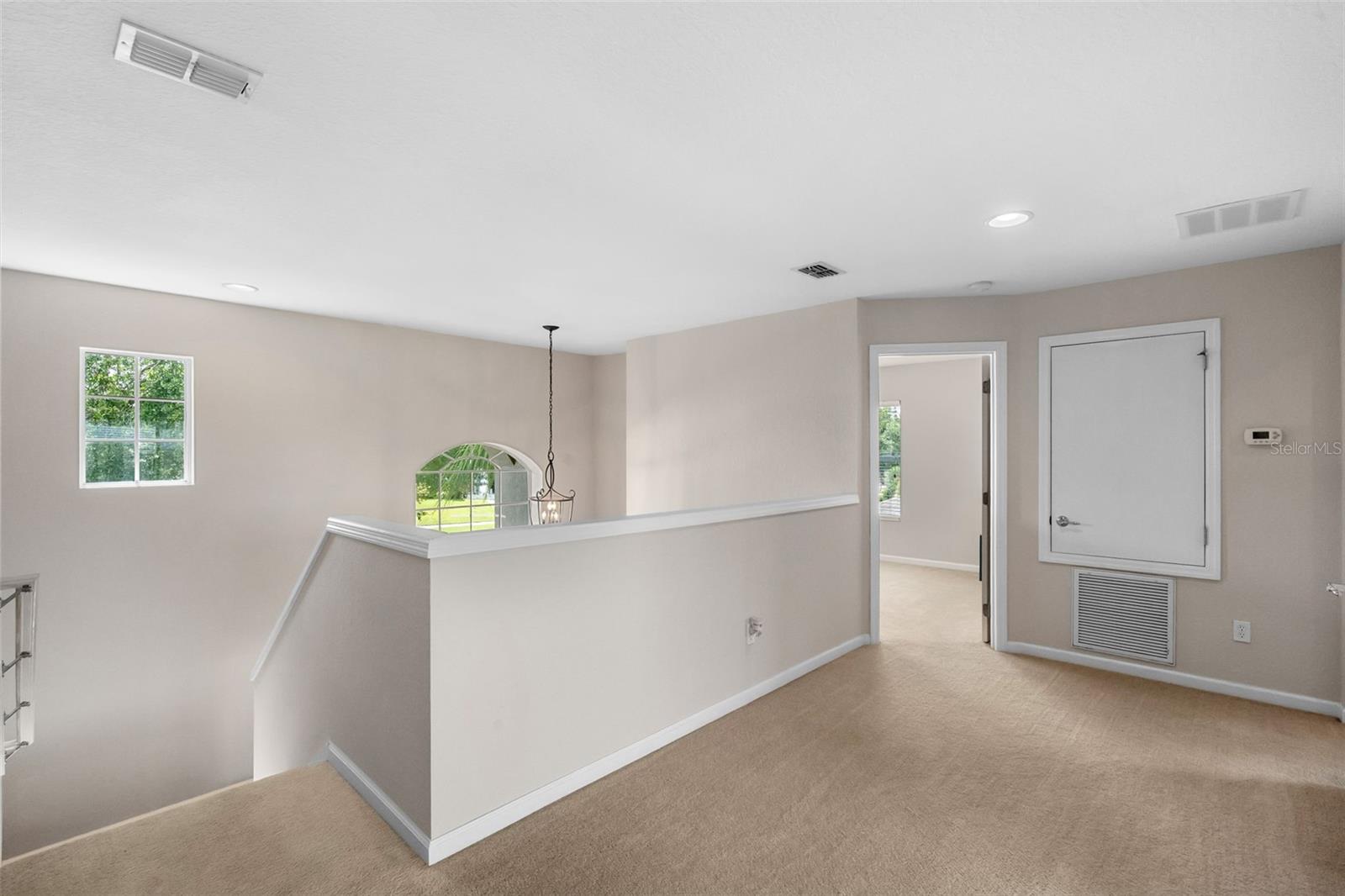 Image 31 of 77 For 594 Hernando Place