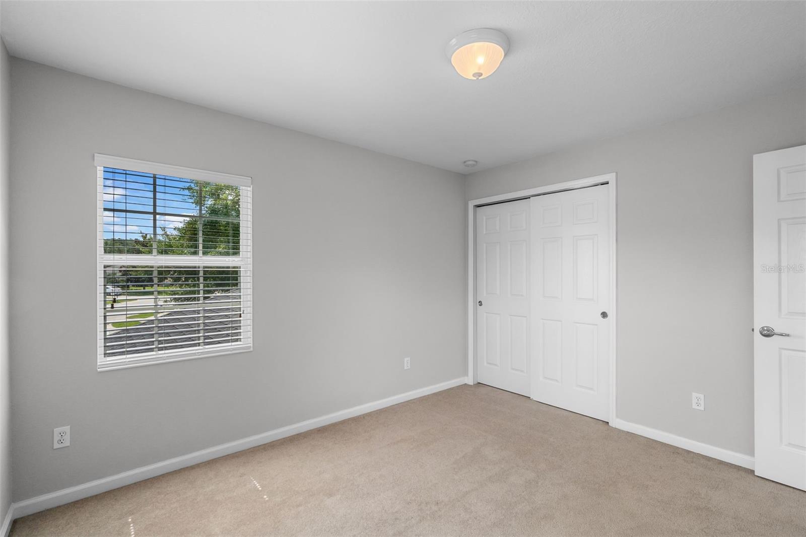 Image 37 of 77 For 594 Hernando Place
