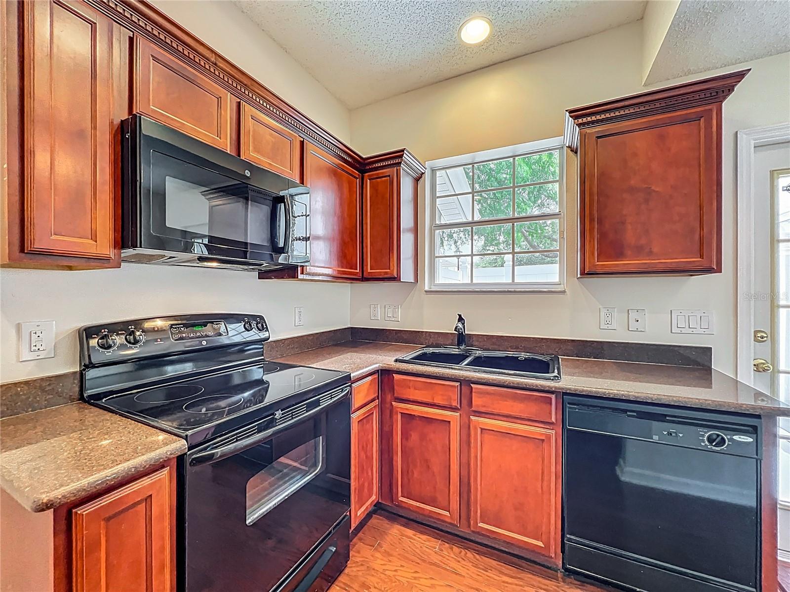 Image 10 of 31 For 3500 Peppervine Drive