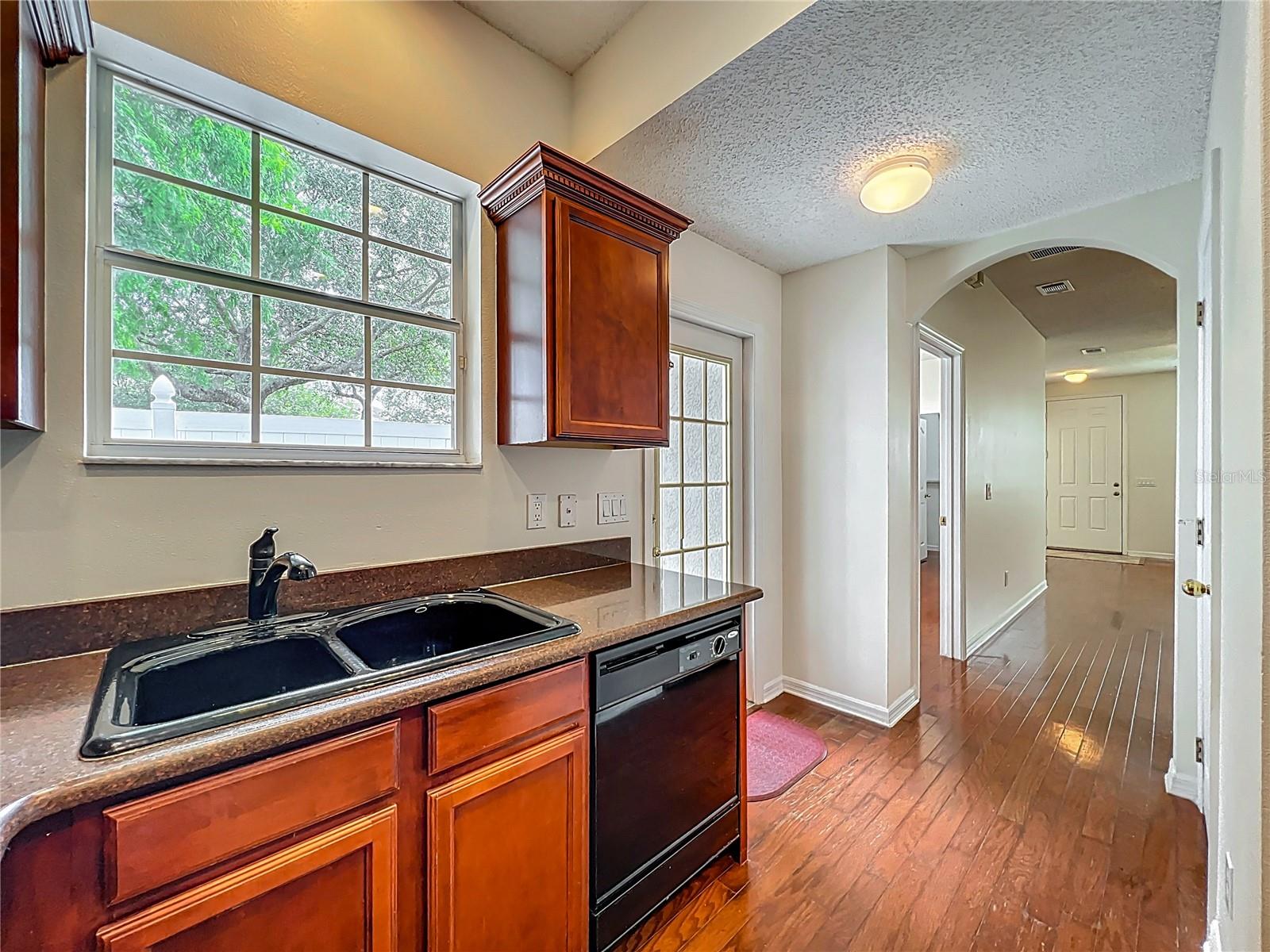 Image 11 of 31 For 3500 Peppervine Drive