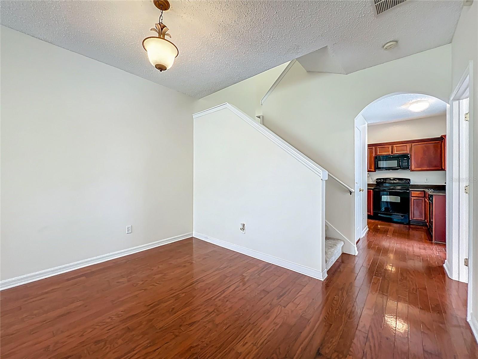 Image 5 of 31 For 3500 Peppervine Drive
