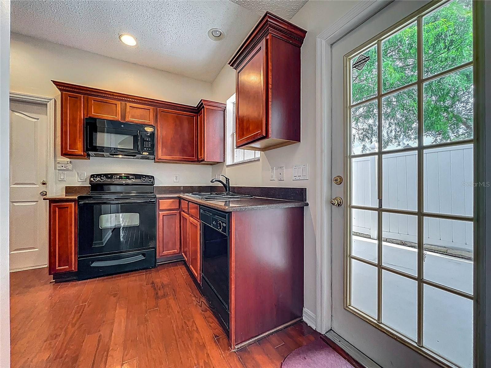 Image 9 of 31 For 3500 Peppervine Drive