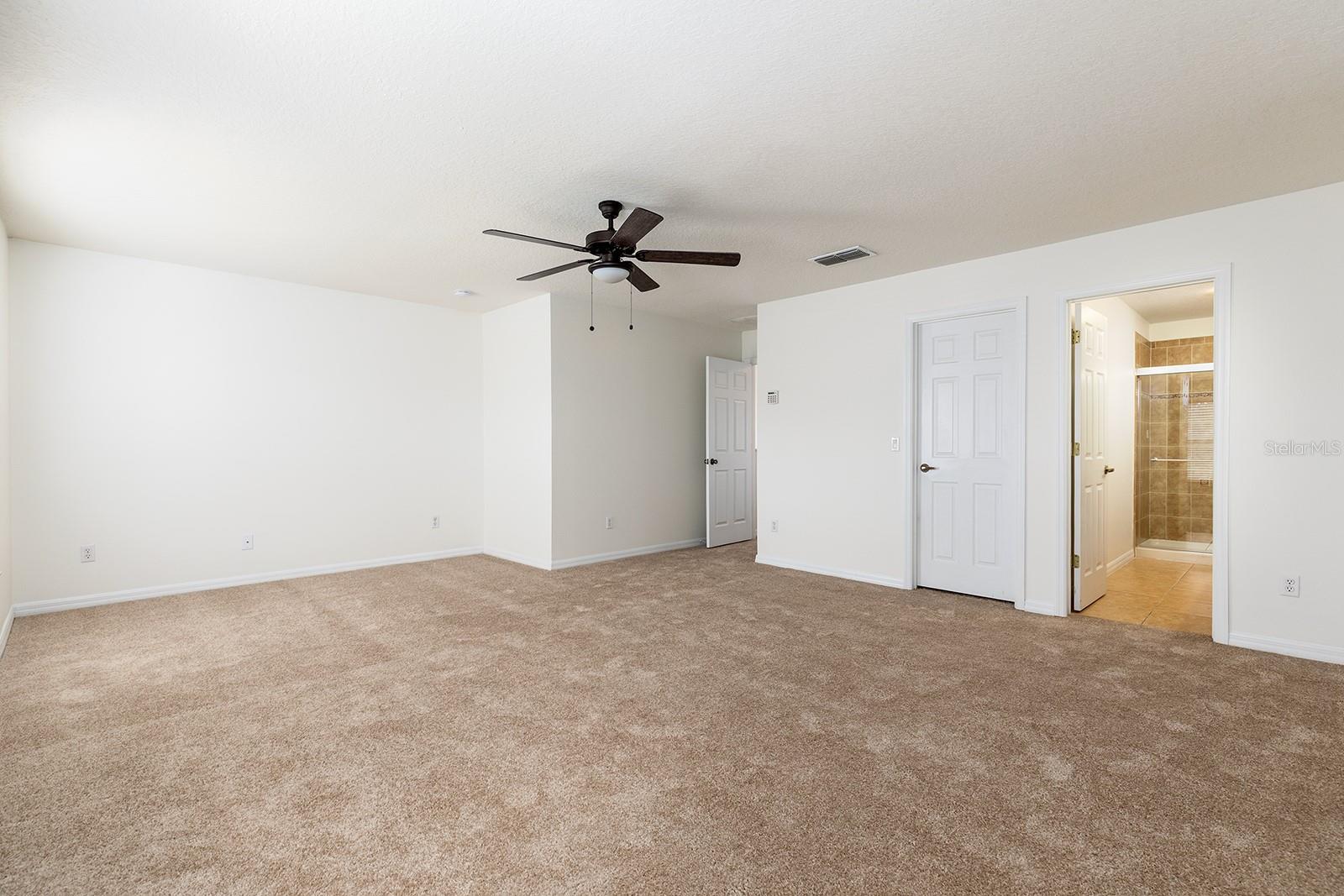 Image 15 of 21 For 4020 Pitch Pine Circle