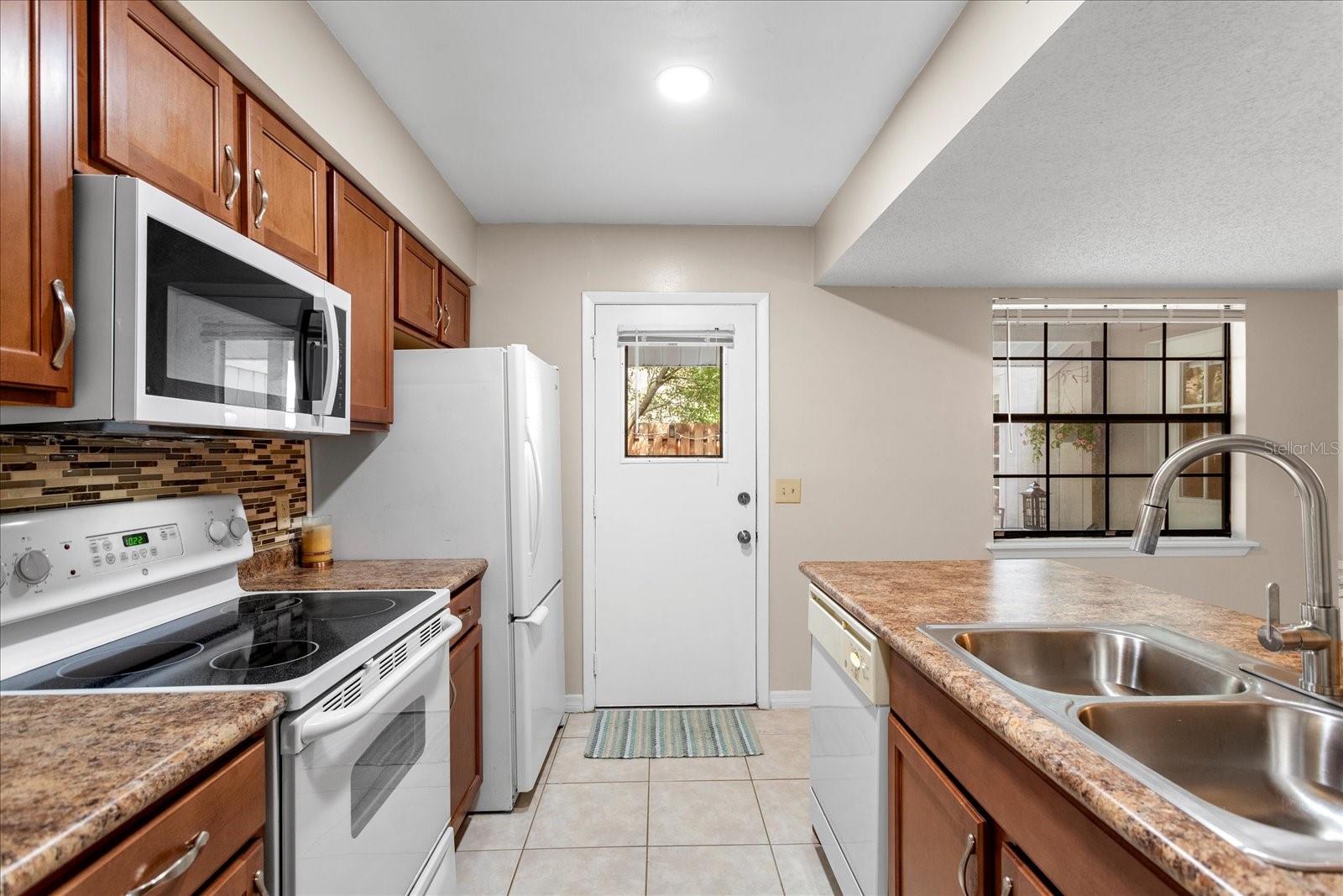 Image 9 of 32 For 4600 Lighthouse Circle 81