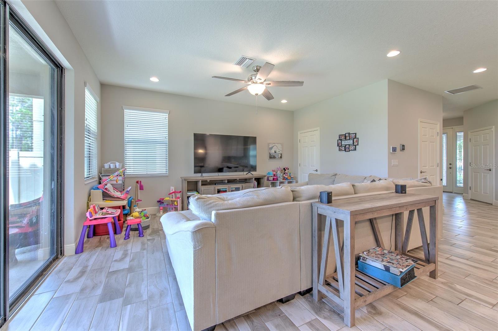 Image 23 of 69 For 12990 Burns Drive