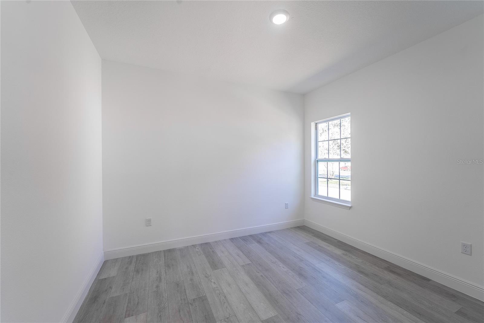 Image 12 of 33 For 572 Bluster Place