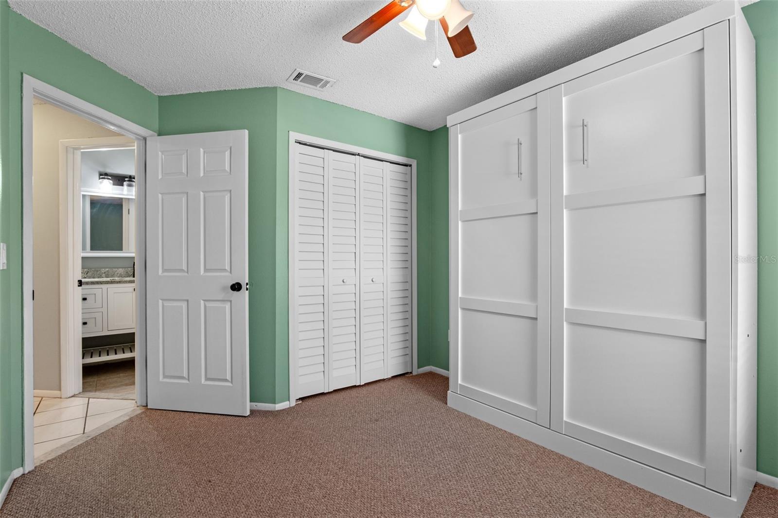 Image 12 of 24 For 851 Bates Court